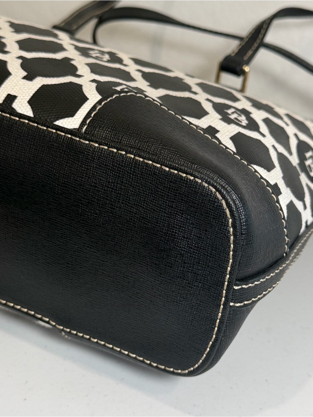 Dooney & Bourke Sanibel Richmond Shopper Tote - Picture 7 of 15